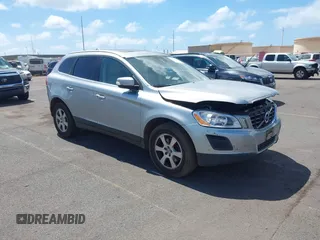 2012 Volvo XC60 3.2L с VIN YV4952DL7C2311729, выставлен на аукционе IAAI как лот 42184732 с пробегом 143 680 миль миль и . История ставок и продаж доступна на DreamBid. Изображение 1.