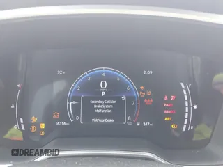 2024 Toyota Corolla Cross XLE z VIN 7MUEAABG8RV084586, wystawiony jako IAAI lot #42211214 z przebiegiem 16 316 mil mil oraz . Historia ofert i sprzedaży dostępna na DreamBid. Obrazek 7.