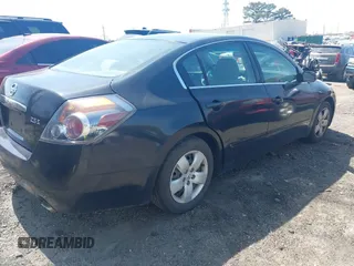 2008 Nissan Altima 2.5 S with VIN 1N4AL21E68C155797, listed as a IAAI auction lot 41886984 with 233,638 mi miles. Bid and sale history available at carsss.com. Image 4.