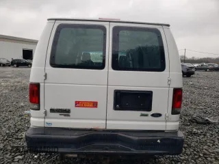 2013 Ford Econoline Cargo Commercial с VIN 1FTNE2EW8DDB03942, выставлен на аукционе Copart как лот 81302434 с пробегом 126 461 миль миль и Списание • Salvage title. История ставок и продаж доступна на DreamBid. Изображение 6.