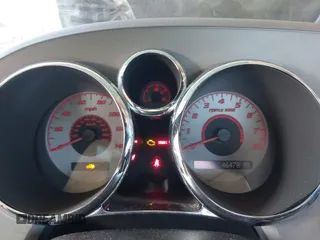 2006 Pontiac Solstice z VIN 1G2MB35B56Y112699, wystawiony jako IAAI lot #42279273 z przebiegiem 46 478 mil mil oraz . Historia ofert i sprzedaży dostępna na DreamBid. Obrazek 7.