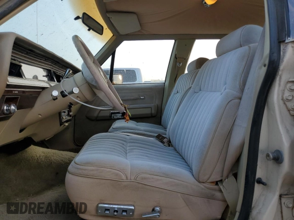 1986 Ford Crown Victoria z VIN 2FABP43F4GX118923, wystawiony jako Copart lot #76413794 z przebiegiem 74 097 mil mil oraz Tytuł czysty. Historia ofert i sprzedaży dostępna na DreamBid. Obrazek 7.