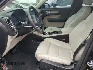 2020 Volvo XC40 Inscription z VIN YV4162UL7L2186709, wystawiony jako Copart lot #74259414 z przebiegiem Nie podano mil oraz Nie do naprawy • Non repairable. Historia ofert i sprzedaży dostępna na DreamBid. Obrazek 7.
