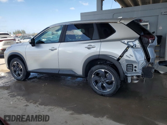 2025 Nissan Rogue SV with VIN 5N1BT3BA3SC826958, listed as a Copart auction lot 54581915 with 1,204 mi miles and Clean Title. Bid and sale history available at DreamBid. Image 2.
