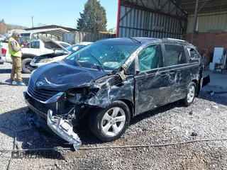 2017 Toyota Sienna LE Auto Access Seat with VIN 5TDKZ3DC6HS830933, listed as a IAAI auction lot 41973417 with 88,449 mi miles and . Bid and sale history available at DreamBid. Image 2.