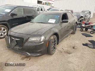 2019 Chrysler 300 Touring with VIN 2C3CCAAG8KH728996, listed as a IAAI auction lot 41802128 with 63,293 mi miles. Bid and sale history available at carsss.com. Image 17.