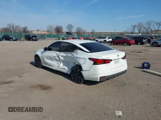 2019 Nissan Altima 2.5 SR with VIN 1N4BL4CV4KC204791, listed as a IAAI auction lot 41784484 with 80,012 mi miles. Bid and sale history available at carsss.com. Image 3.