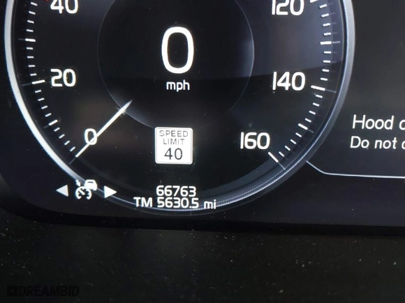 2018 Volvo XC90 Momentum with VIN YV4102PKXJ1378519, listed as a IAAI auction lot 41363174 with 66,763 mi miles. Bid and sale history available at carsss.com. Image 15.