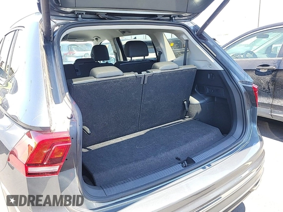 2024 Volkswagen Tiguan SE with VIN 3VV3B7AX8RM107014, listed as a IAAI auction lot 42734341 with 27,789 mi miles and . Bid and sale history available at DreamBid. Image 39.