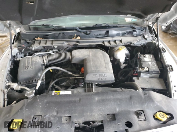 2018 Ram 1500 Big Horn z VIN 3C6RR7LG7JG240889, wystawiony jako Copart lot #57627555 z przebiegiem 74 541 mil mil oraz Szkoda całkowita • Salvage title. Historia ofert i sprzedaży dostępna na DreamBid. Obrazek 11.