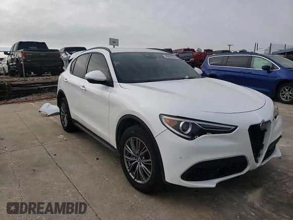 2022 Alfa Romeo Stelvio Sprint z VIN ZASPAKAN6N7D31060, wystawiony jako Copart lot #89409815 z przebiegiem Nie podano mil oraz Szkody całkowita. Historia ofert i sprzedaży dostępna na DreamBid. Obrazek 11.