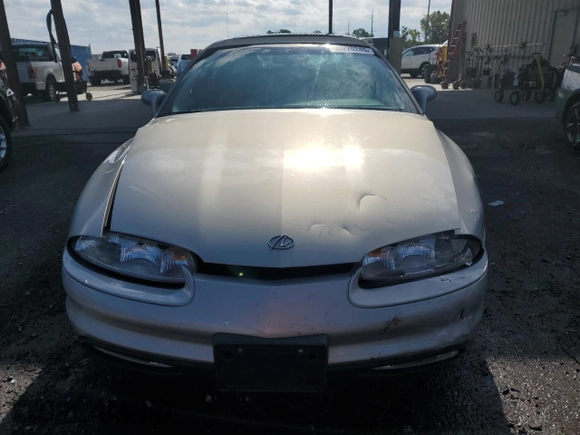 1997 Oldsmobile Aurora with VIN 1G3GR62C0V4102252, listed as a Copart auction lot 53270245 with 123,615 mi miles and Salvage Title. Bid and sale history available at DreamBid. Image 5.