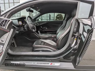 2018 Audi R8 V10 z VIN WUAEAAFX3J7900500, wystawiony jako Copart lot #45354755 z przebiegiem 33 376 mil mil oraz Czysty tytuł • Clean title. Historia ofert i sprzedaży dostępna na DreamBid. Obrazek 5.