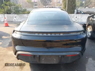 2022 Porsche Taycan z VIN WP0AA2Y10NSA11640, wystawiony jako IAAI lot #41215410 z przebiegiem 25 749 mil mil oraz . Historia ofert i sprzedaży dostępna na DreamBid. Obrazek 16.