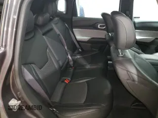 2024 Jeep Compass Latitude z VIN 3C4NJDBN3RT120345, wystawiony jako Copart lot #45423375 z przebiegiem 985 mil mil oraz Czysty tytuł • Clean title. Historia ofert i sprzedaży dostępna na DreamBid. Obrazek 11.
