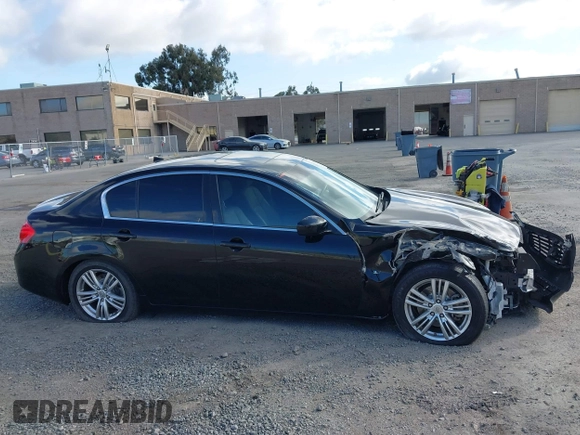 2015 Infiniti Q40 with VIN JN1CV6AP5FM501354, listed as a IAAI auction lot 41901144 with 103,878 mi miles. Bid and sale history available at carsss.com. Image 13.