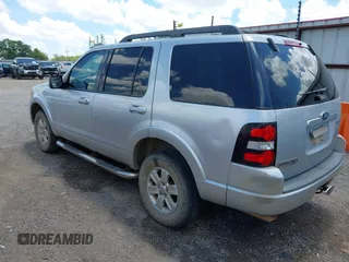 2010 Ford Explorer XLT с VIN 1FMEU6DE2AUA70477, выставлен на аукционе IAAI как лот 42588580 с пробегом Не указан миль и . История ставок и продаж доступна на DreamBid. Изображение 3.