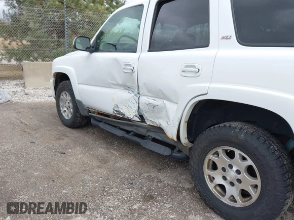 2006 Chevrolet Tahoe Z71 with VIN 1GNEK13Z86R129700, listed as a IAAI auction lot 41949718 with 276,764 mi miles. Bid and sale history available at carsss.com. Image 12.