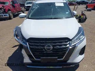 2024 Nissan Kicks SV z VIN 3N1CP5CV0RL482954, wystawiony jako IAAI lot #41978519 z przebiegiem 13 816 mil mil oraz . Historia ofert i sprzedaży dostępna na DreamBid. Obrazek 13.