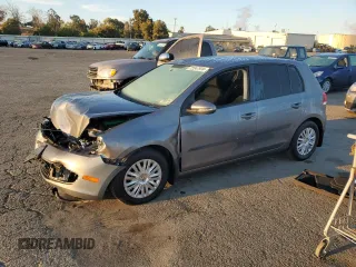 2012 Volkswagen Golf w/Conv с VIN WVWDB7AJ2CW334639, выставлен на аукционе Copart как лот 72347974 с пробегом 111 683 миль миль и Списание • Salvage title. История ставок и продаж доступна на DreamBid. Изображение 1.