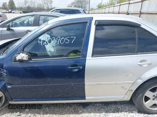 2000 Volkswagen Jetta GLS с VIN 3VWSD29M4YM127080, выставлен на аукционе IAAI как лот 42039057 с пробегом 255 718 миль миль и . История ставок и продаж доступна на DreamBid. Изображение 14.