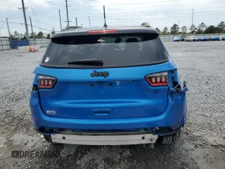 2018 Jeep Compass Latitude z VIN 3C4NJCBB6JT407859, wystawiony jako Copart lot #55506365 z przebiegiem 118 427 mil mil oraz Szkoda całkowita • Salvage title. Historia ofert i sprzedaży dostępna na DreamBid. Obrazek 6.