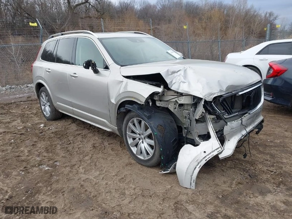 2016 Volvo XC90 T6 Momentum with VIN YV4A22PK2G1023461, listed as a IAAI auction lot 41517909 with 177,890 mi miles. Bid and sale history available at carsss.com. Image 1.