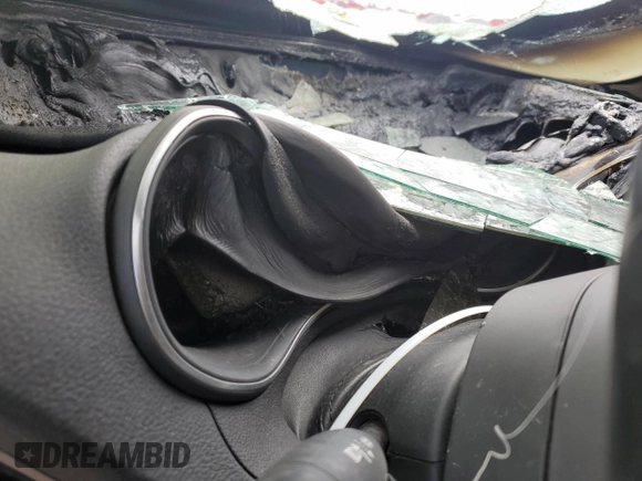 2020 Jeep Cherokee Latitude z VIN 1C4PJLCB5LD639448, wystawiony jako Copart lot #51367675 z przebiegiem Nie podano mil oraz Nie do naprawy • Non repairable. Historia ofert i sprzedaży dostępna na DreamBid. Obrazek 9.