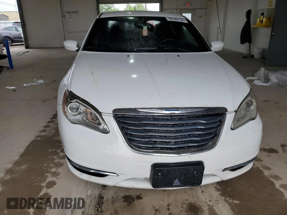 2013 Chrysler 200 Touring with VIN 1C3CCBBB0DN538581, listed as a Copart auction lot 54549154 with 154,119 mi miles and Non Repairable. Bid and sale history available at carsss.com. Image 5.