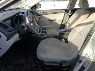 2013 Kia Forte LX with VIN KNAFT4A25D5663773, listed as a Copart auction lot 84085324 with 10,600 mi miles and Salvage Title. Bid and sale history available at carsss.com. Image 7.