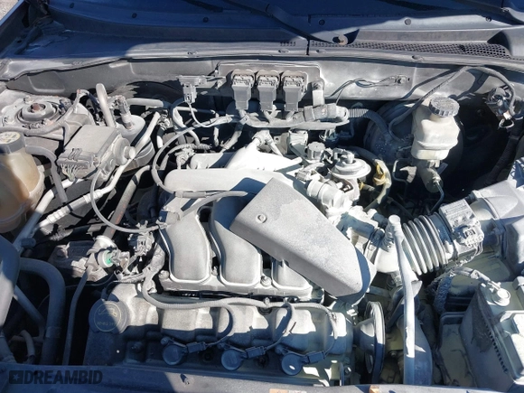 2005 Ford Escape XLT with VIN 1FMCU93115KB29320, listed as a IAAI auction lot 41768208 with 162,047 mi miles. Bid and sale history available at carsss.com. Image 10.