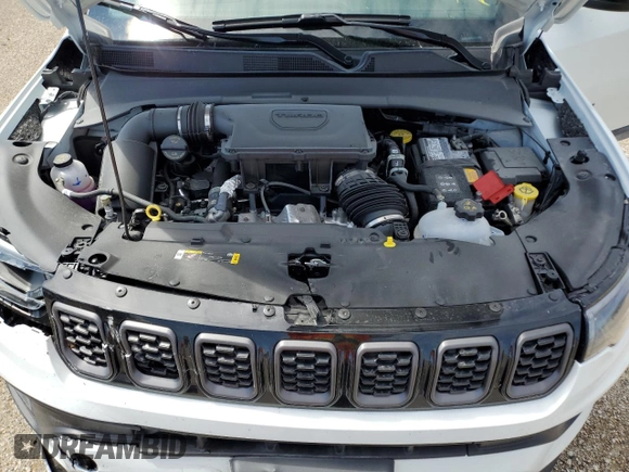 2025 Jeep Compass Latitude с VIN 3C4NJDBN5ST516783, выставлен на аукционе Copart как лот 58801145 с пробегом 2 863 миль миль и Списание • Salvage title. История ставок и продаж доступна на DreamBid. Изображение 12.