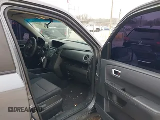 2010 Honda Pilot EX with VIN 5FNYF3H49AB008398, listed as a IAAI auction lot 41516911 with 43,835 mi miles and . Bid and sale history available at carsss.com. Image 5.