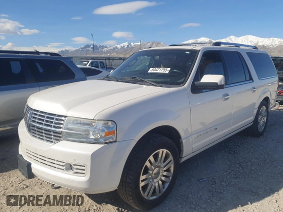 2013 Lincoln Navigator z VIN 5LMJJ3J50DEL09529, wystawiony jako Copart lot #50421755 z przebiegiem 185 970 mil mil oraz Czysty tytuł • Clean title. Historia ofert i sprzedaży dostępna na DreamBid. Obrazek 1.
