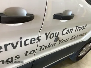 2019 Ford Transit z VIN 1FTYR1YG0KKB48172, wystawiony jako IAAI lot #42702776 z przebiegiem 189 758 mil mil oraz . Historia ofert i sprzedaży dostępna na DreamBid. Obrazek 1.