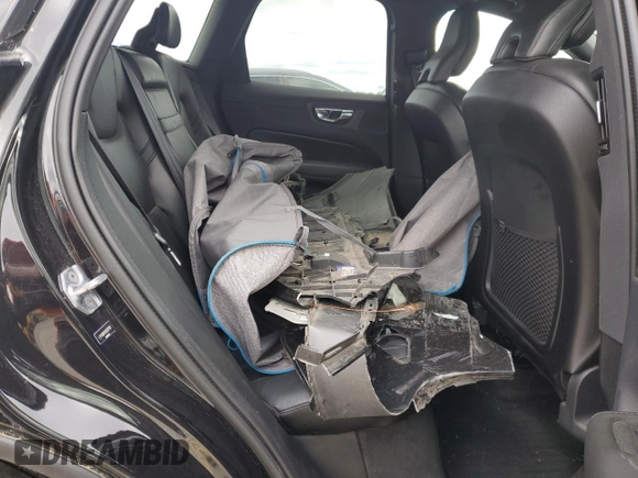2019 Volvo XC60 Momentum with VIN LYV102RK9KB197180, listed as a Copart auction lot 53081745 with 59,505 mi miles and Salvage title. Bid and sale history available at DreamBid. Image 11.