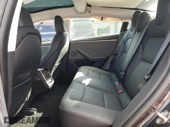2024 Tesla Model 3 z VIN 5YJ3E1EA7RF726152, wystawiony jako Copart lot #58385925 z przebiegiem 10 892 mil mil oraz Nie do naprawy. Historia ofert i sprzedaży dostępna na DreamBid. Obrazek 10.