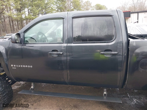 2009 Chevrolet Silverado 1500 LTZ with VIN 3GCEK33309G212297, listed as a IAAI auction lot 41716572 with 158,451 mi miles. Bid and sale history available at carsss.com. Image 14.
