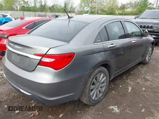 2013 Chrysler 200 Limited with VIN 1C3CCBCG8DN718207, listed as a IAAI auction lot 42136735 with 139,632 mi miles. Bid and sale history available at carsss.com. Image 4.