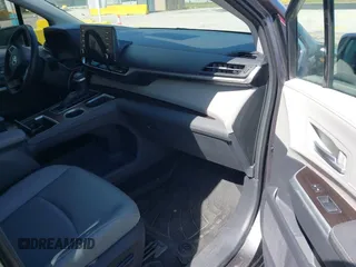 2023 Toyota Sienna XLE с VIN 5TDYSKFC4PS076631, выставлен на аукционе IAAI как лот 42527538 с пробегом 20 123 миль миль и . История ставок и продаж доступна на DreamBid. Изображение 5.