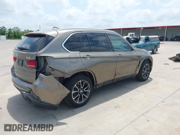 2017 BMW X5 sDrive35i z VIN 5UXKR2C54H0U20033, wystawiony jako IAAI lot #42283458 z przebiegiem 135 869 mil mil oraz . Historia ofert i sprzedaży dostępna na DreamBid. Obrazek 4.