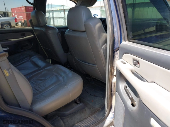 2002 Chevrolet Tahoe LT with VIN 1GNEC13Z52R257092, listed as a IAAI auction lot 41894646 with 333,103 mi miles. Bid and sale history available at carsss.com. Image 8.