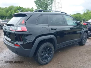 2022 Jeep Cherokee X z VIN 1C4PJMCX0ND552920, wystawiony jako IAAI lot #42436665 z przebiegiem 45 560 mil mil oraz . Historia ofert i sprzedaży dostępna na DreamBid. Obrazek 4.