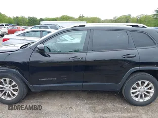 2020 Jeep Cherokee Latitude with VIN 1C4PJMCB8LD607440, listed as a IAAI auction lot 42292035 with 34,939 mi miles and . Bid and sale history available at DreamBid. Image 14.