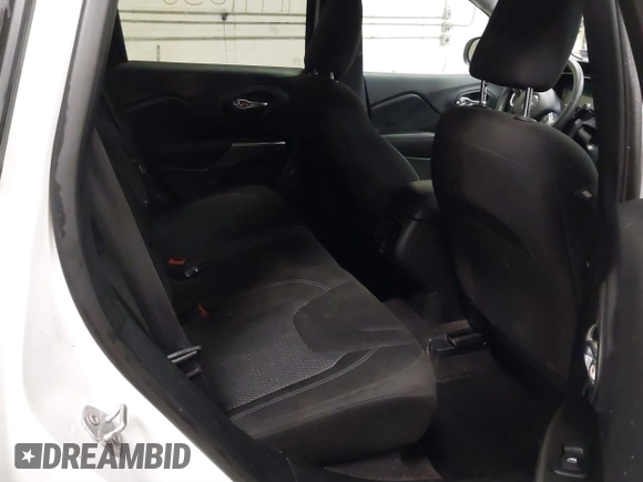 2019 Jeep Cherokee Latitude with VIN 1C4PJMCB7KD142941, listed as a IAAI auction lot 41491536 with 117,840 mi miles. Bid and sale history available at carsss.com. Image 8.