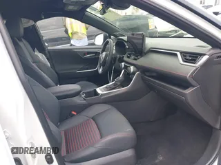 2024 Toyota RAV4 XSE with VIN JTMEB3FV6RD186007, listed as a IAAI auction lot 42405033 with 3,170 mi miles and . Bid and sale history available at DreamBid. Image 5.