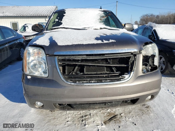 2014 GMC Yukon SLT with VIN 1GKS2CE03ER202996, listed as a Copart auction lot 87829875 with 208,153 mi miles and Salvage Title. Bid and sale history available at carsss.com. Image 5.