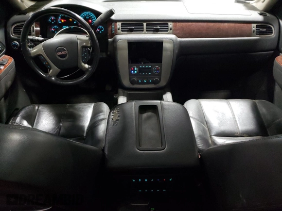 2010 GMC Yukon XL z VIN 1GKUKKE39AR133545, wystawiony jako Copart lot #48622635 z przebiegiem 243 633 mil mil oraz Tytuł czysty. Historia ofert i sprzedaży dostępna na DreamBid. Obrazek 8.