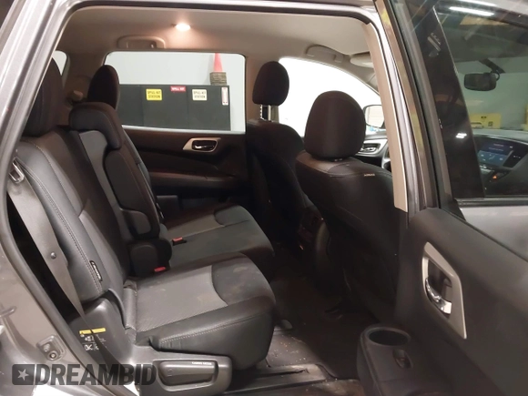 2019 Nissan Pathfinder SV with VIN 5N1DR2MM1KC628212, listed as a IAAI auction lot 41815898 with 139,375 mi miles. Bid and sale history available at carsss.com. Image 8.