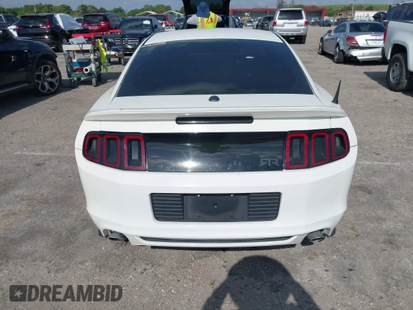 2013 Ford Mustang V6 z VIN 1ZVBP8AM2D5250074, wystawiony jako IAAI lot #42081635 z przebiegiem 135 958 mil mil oraz . Historia ofert i sprzedaży dostępna na DreamBid. Obrazek 16.